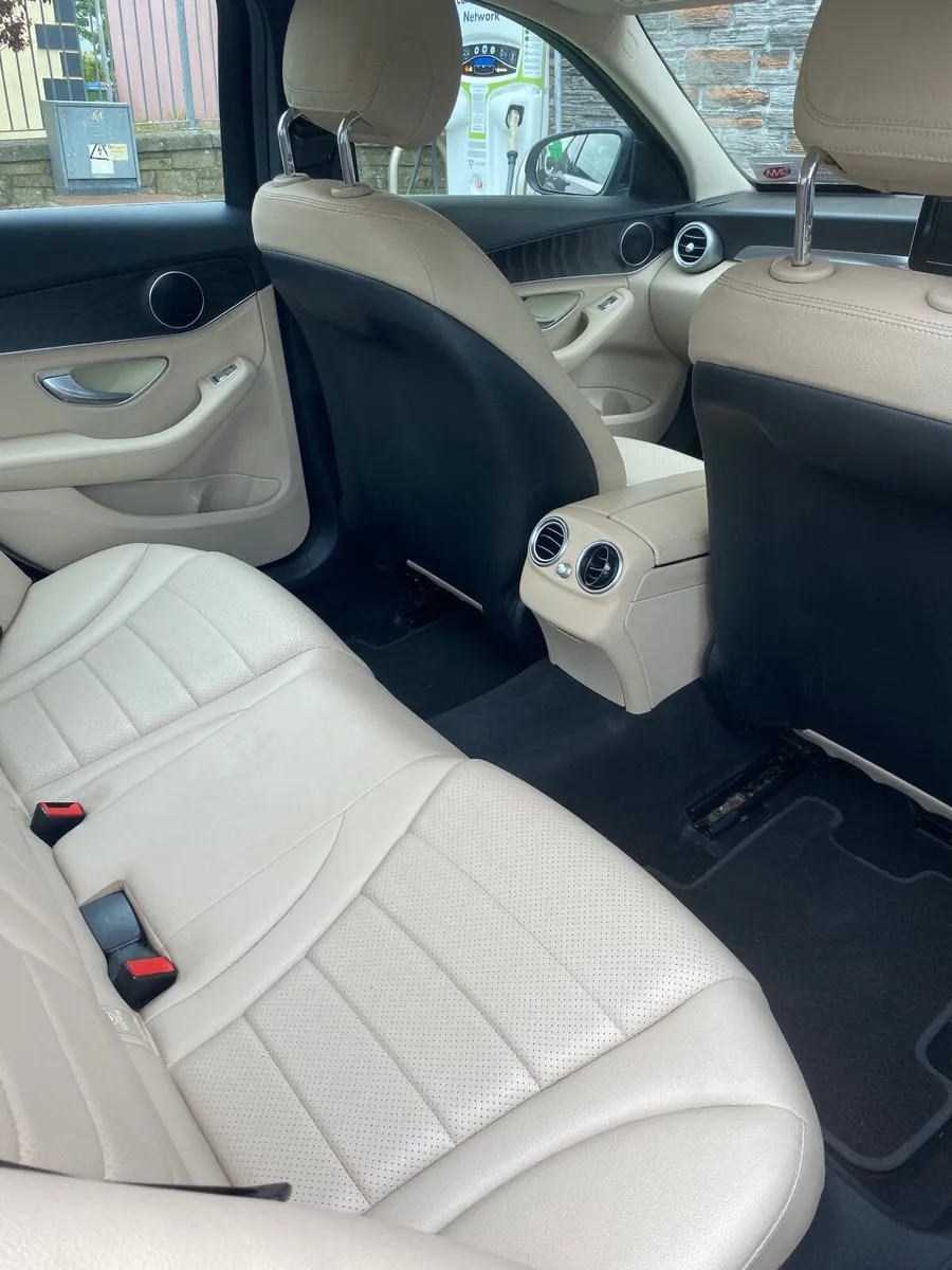 Mercedes-Benz C-Class 2016 - Image 3