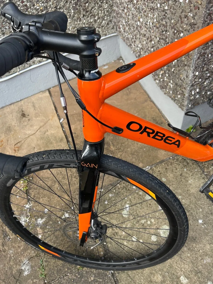 Orbea Gain D50 Road Bike - Image 1