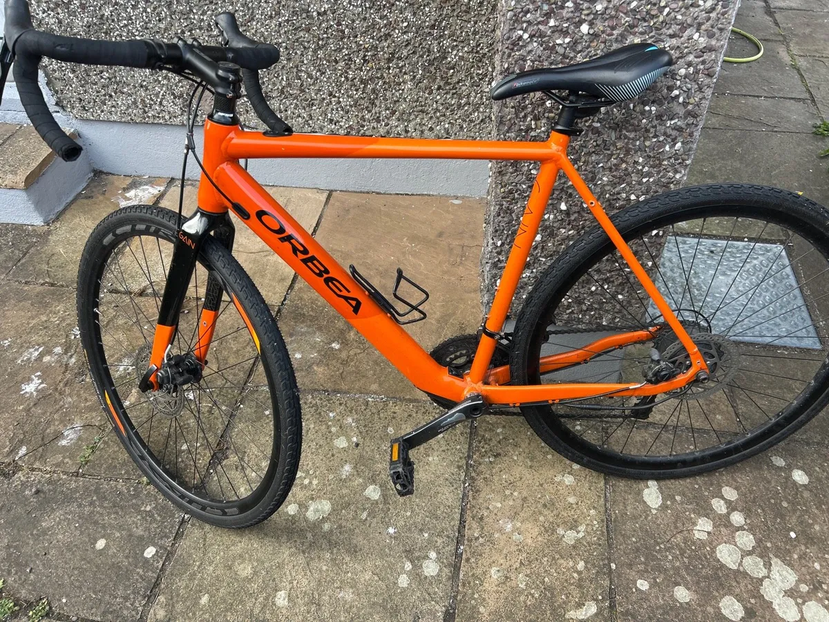 Orbea Gain D50 Road Bike - Image 2