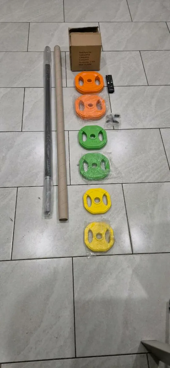 Brand new 20 kilo coloured bodypump weight set - Image 2