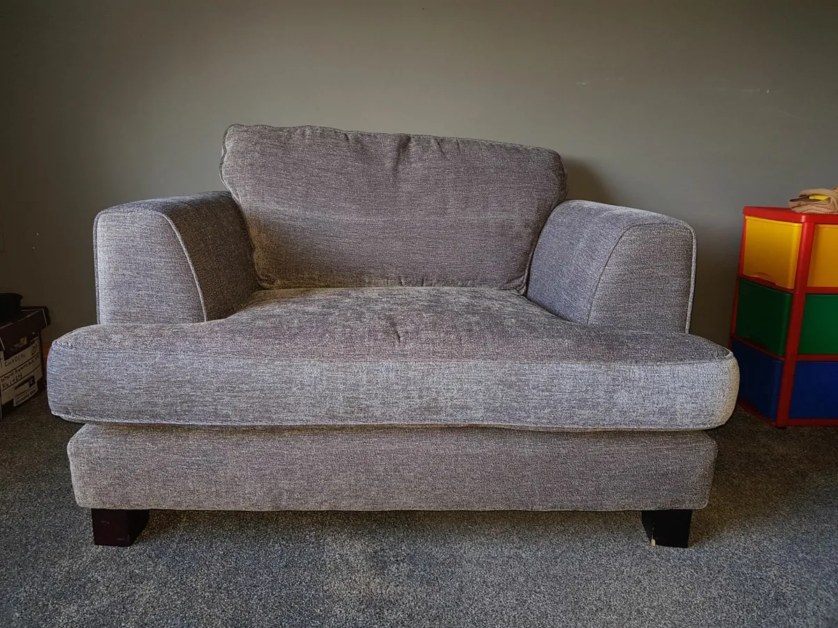Arm chair - Image 1