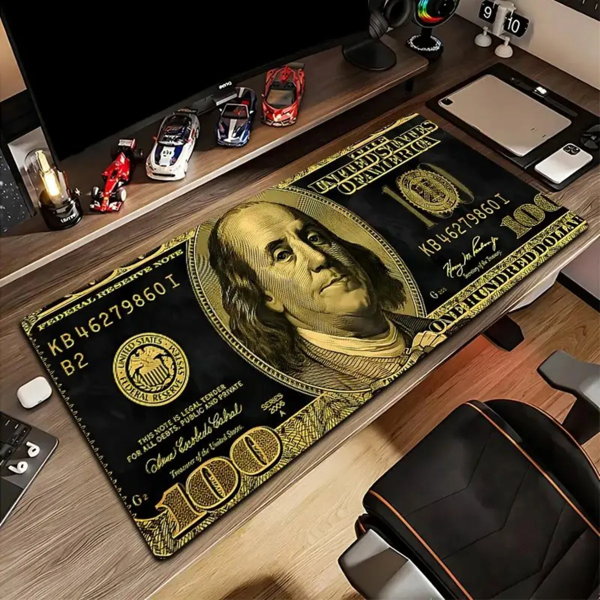 Money-Themed Christmas Decorations for The Office - Image 2