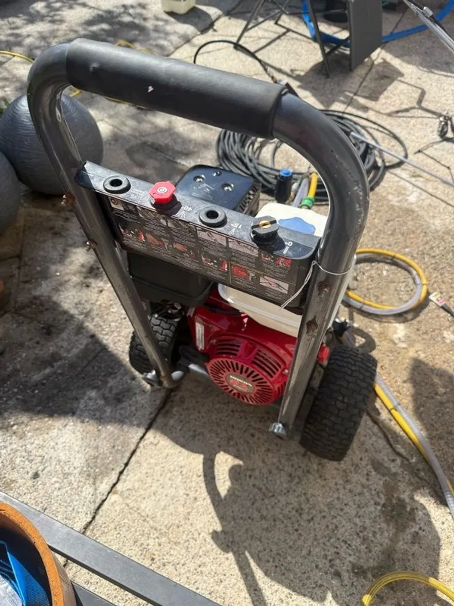 gx390 pressure washer - Image 2