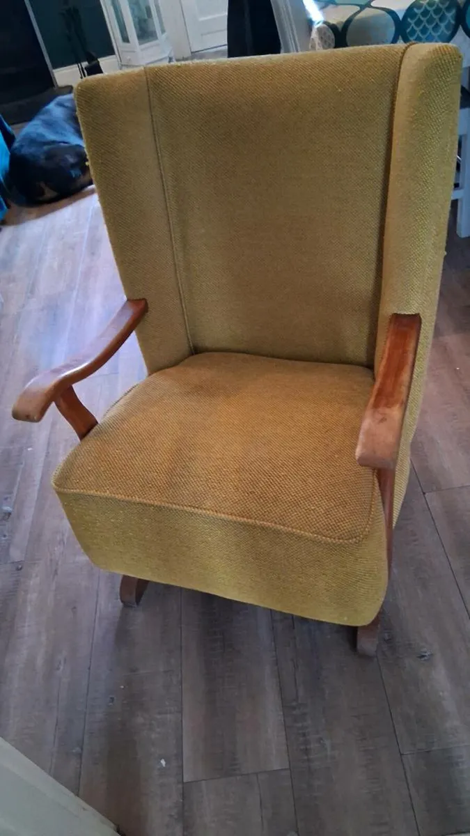 Wingback rocking chair - Image 2