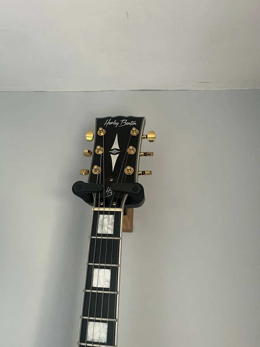 Guitar - Image 3