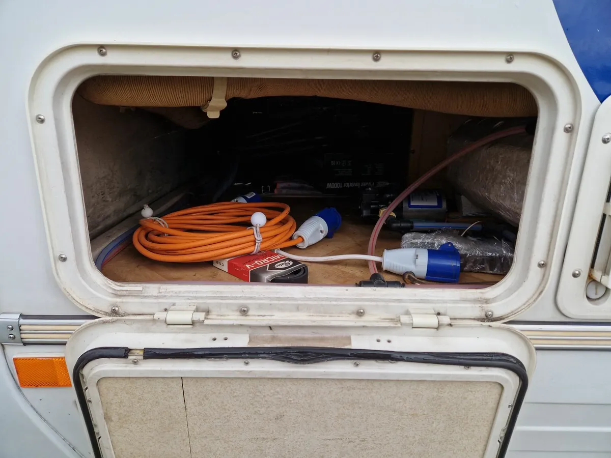 2000 Roadstar Lunar Campervan - Image 4