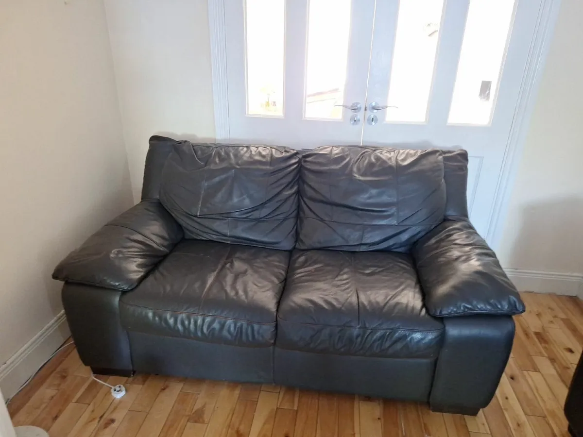 2 seater couch - Image 4
