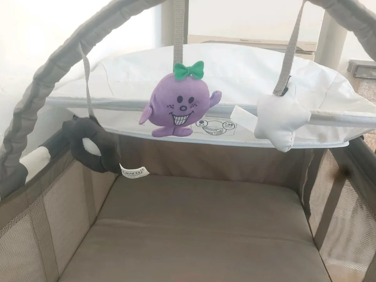 Graco contour electra travel cot - Image 2