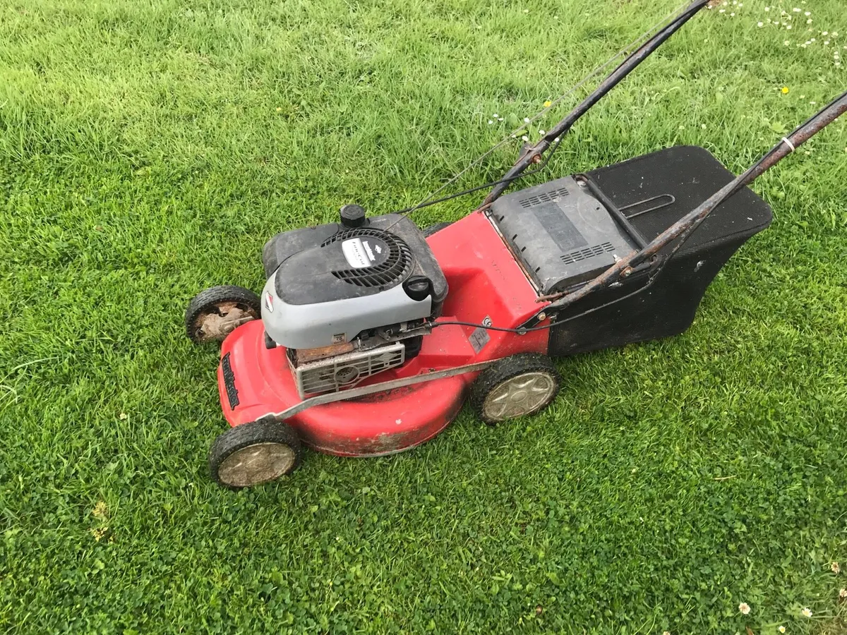 Rover lawnmower For sale fine cut - Image 2