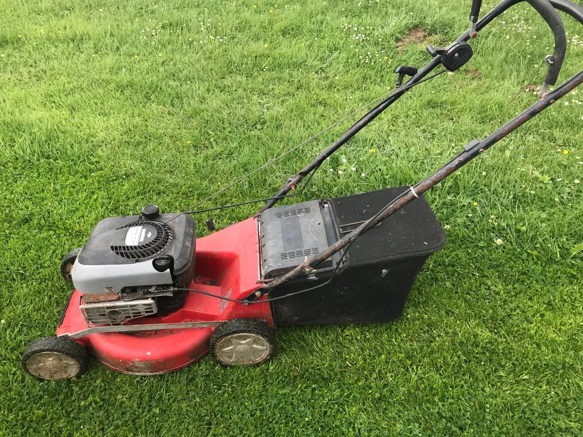 Rover lawnmower For sale fine cut - Image 3