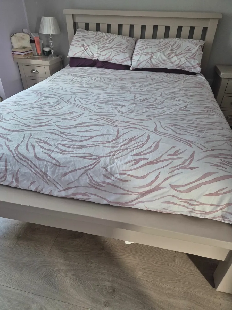 Kingsize bed - Image 1