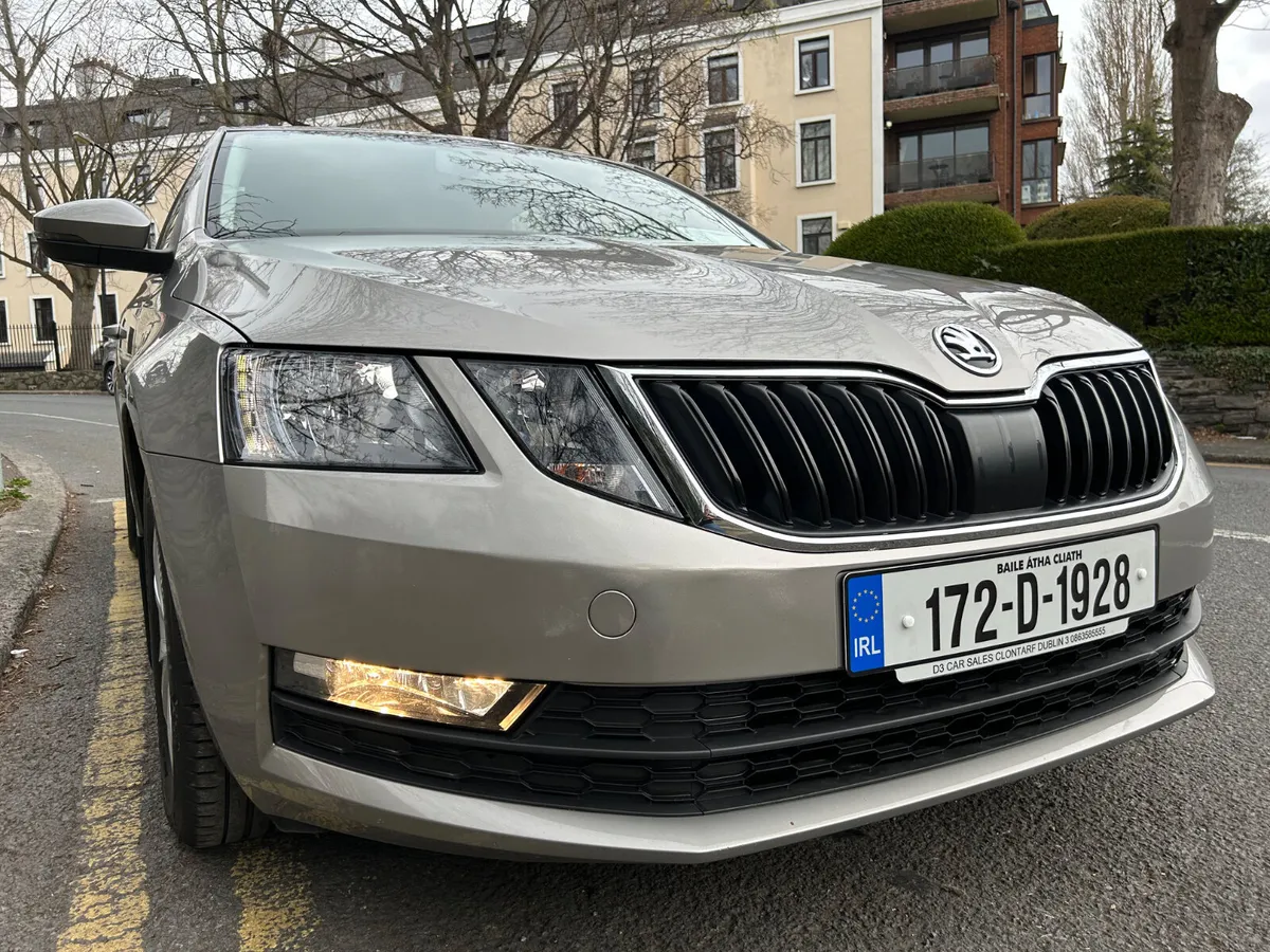 2017 SKODA OCTAIVA TSI PARKING CAMERA NCT JULY 27 - Image 3