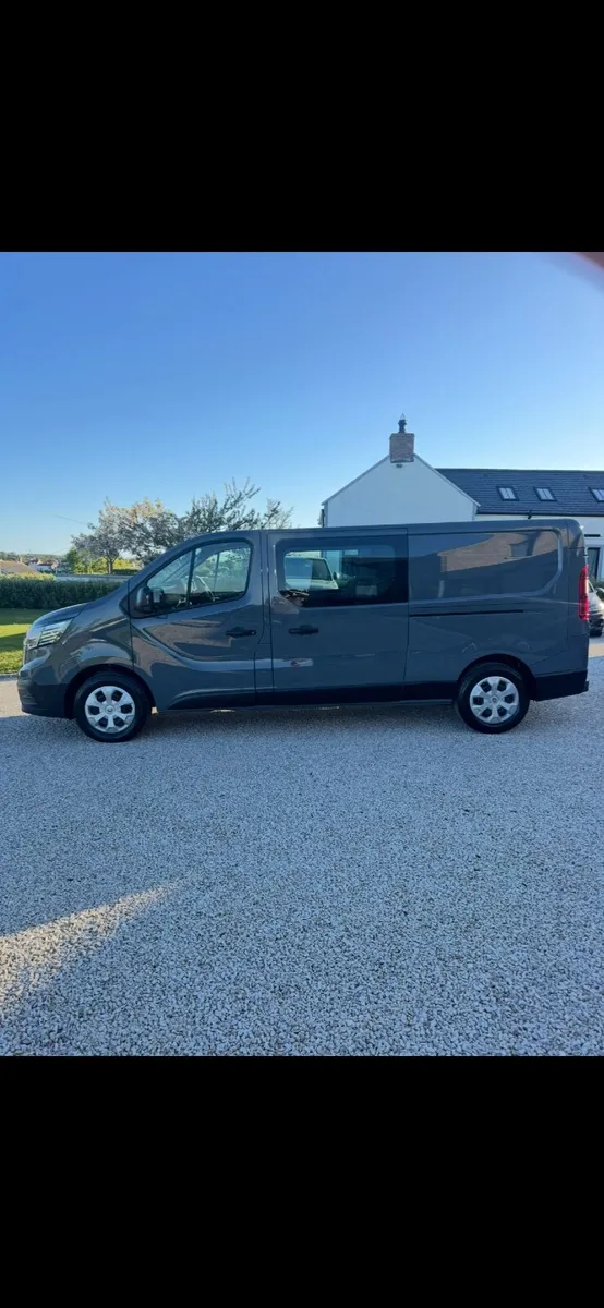 2024 Renault Trafic LL30 Advance Crew Van - Image 4