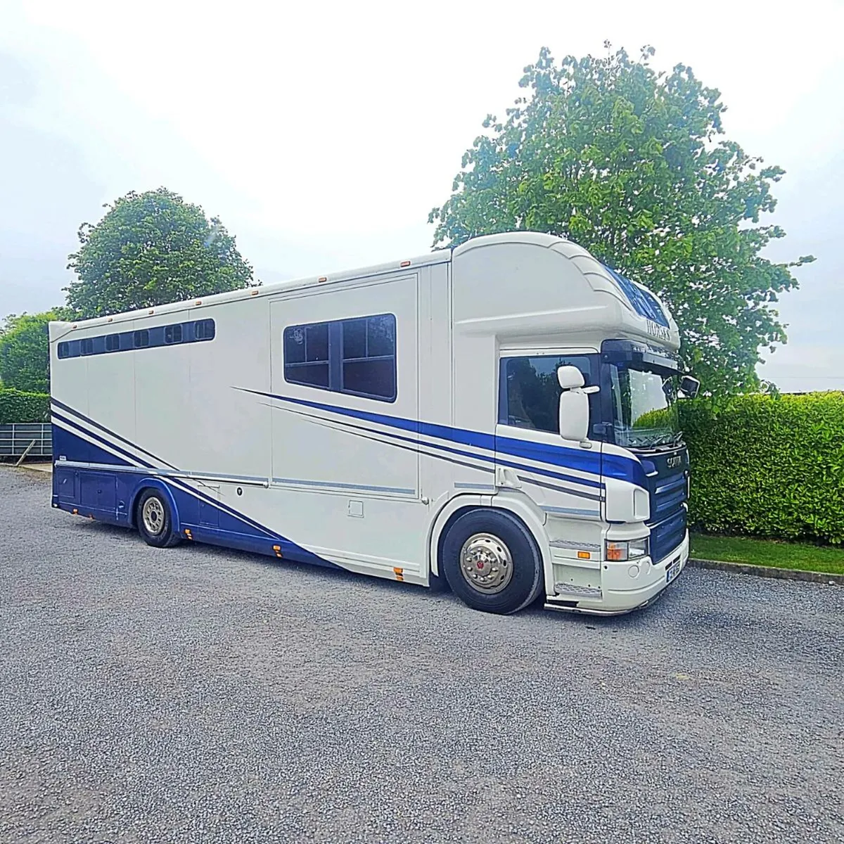 Scania 5 Horse 18Ton exceptional living Pop Out - Image 1