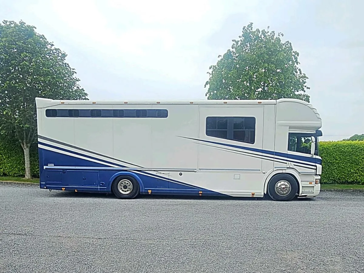 Scania 5 Horse 18Ton exceptional living Pop Out - Image 2
