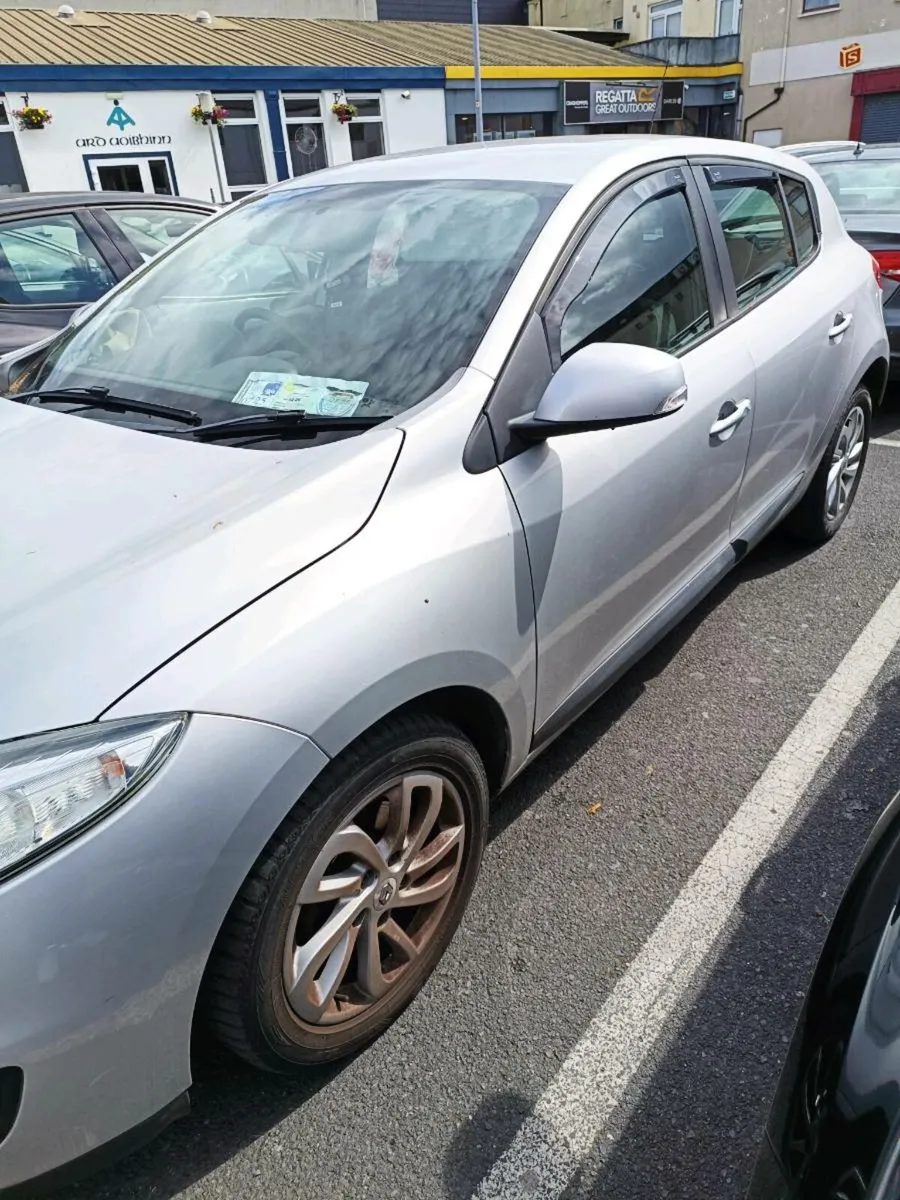 132 Renault Megane auto *NCT**tax**low kms* - Image 2