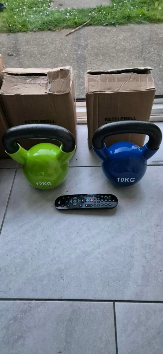 4xbrand new cast iron kettlebells - Image 2
