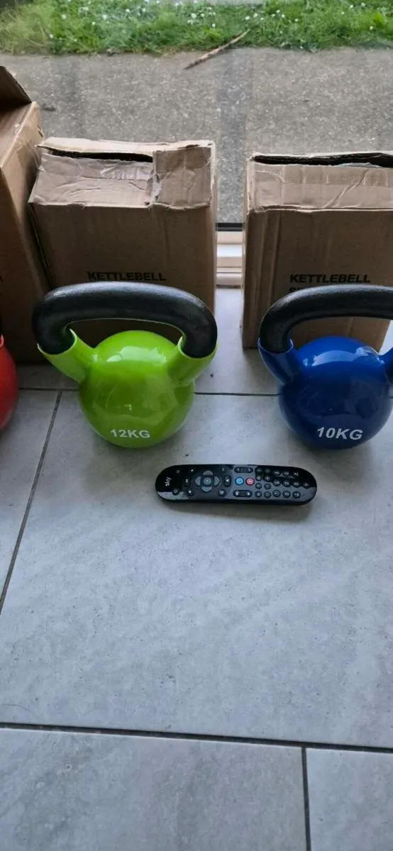 4xbrand new cast iron kettlebells - Image 3