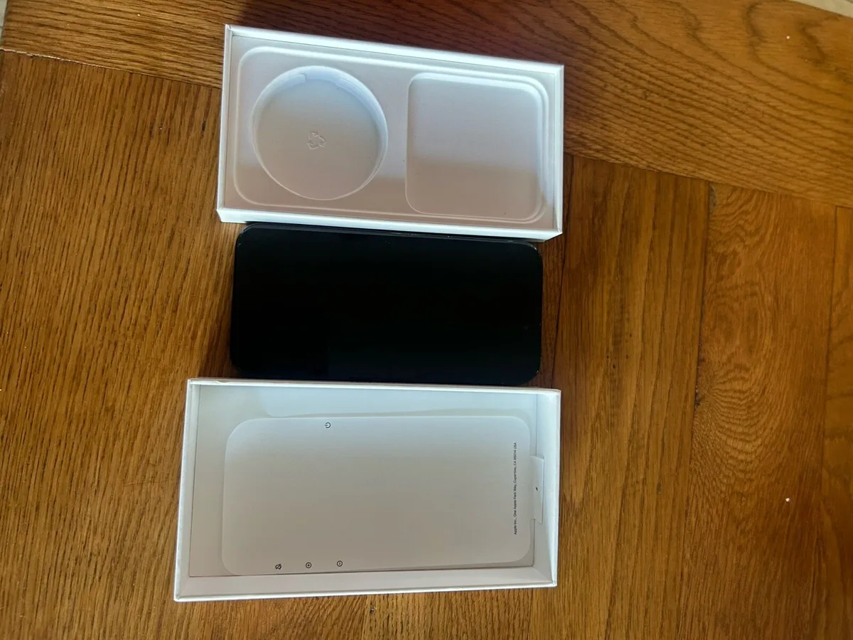 iPhone 15 - Image 1