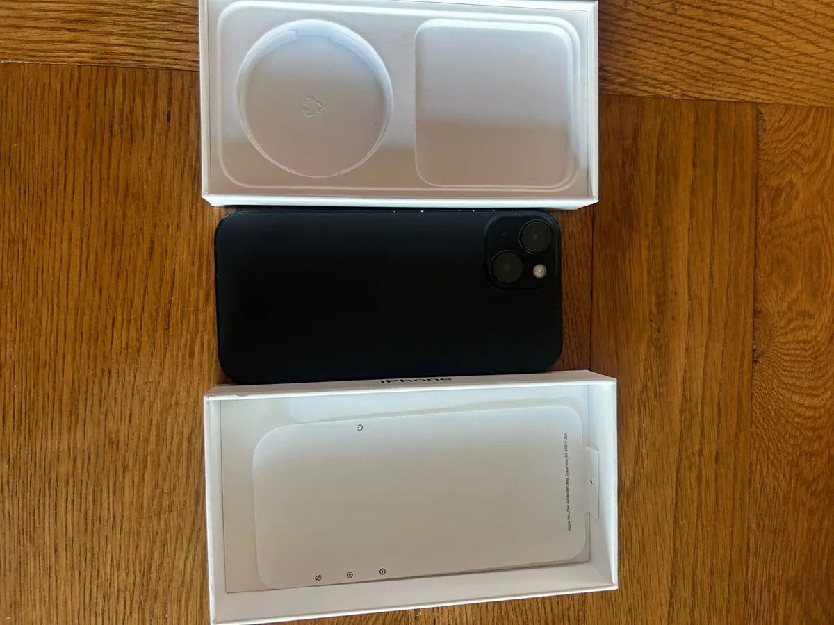 iPhone 15 - Image 2