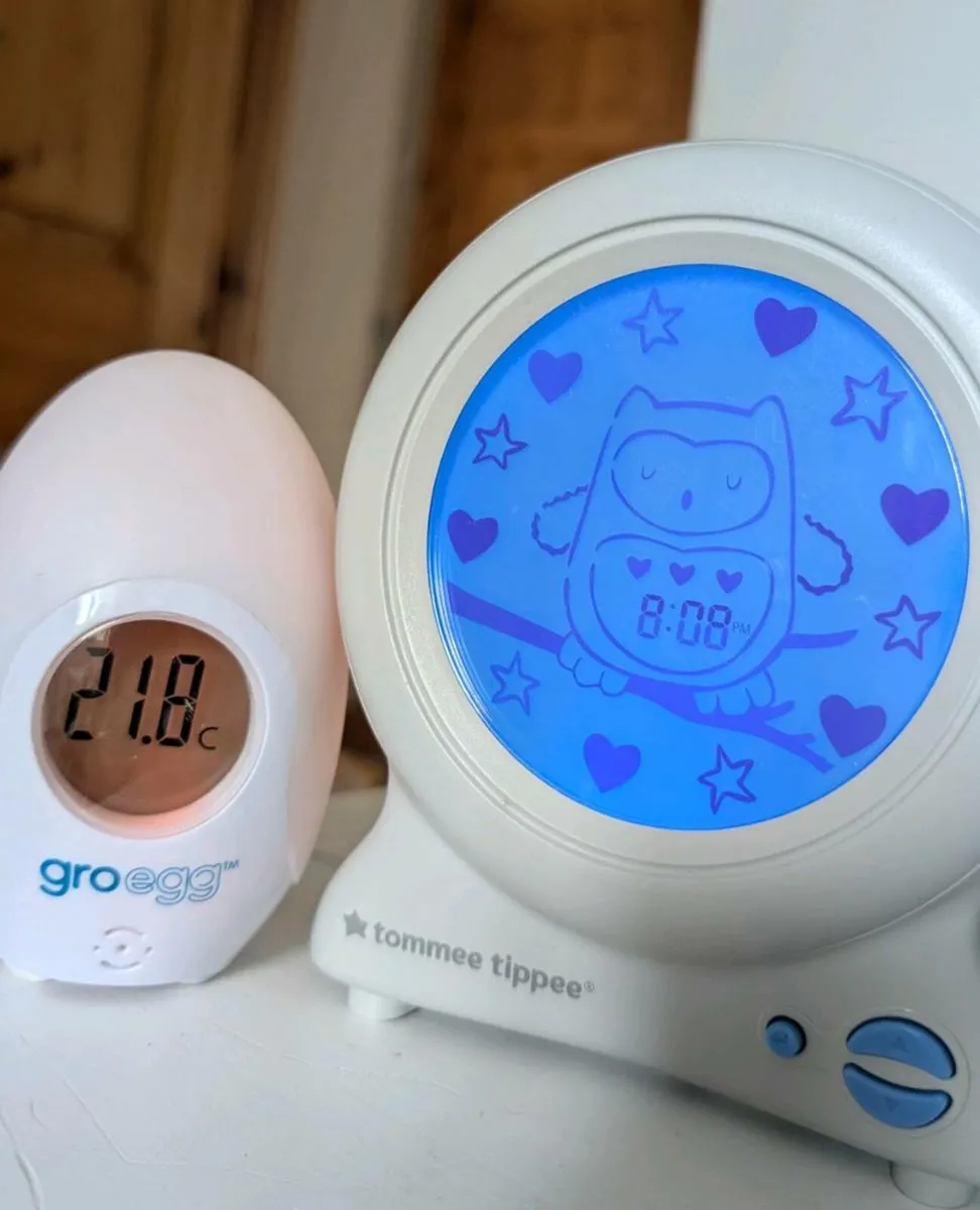 Baby bundle- travel cot , gro egg and clock - Image 1