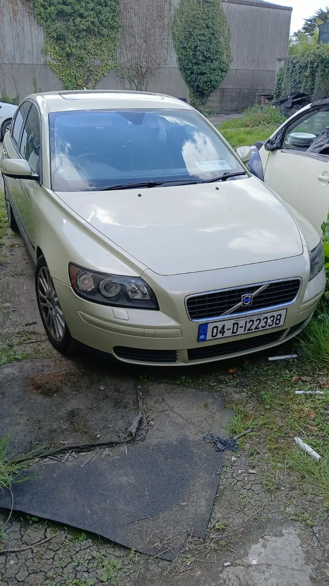 VOLVO S40 2.5L AUTOMATIC - Image 1