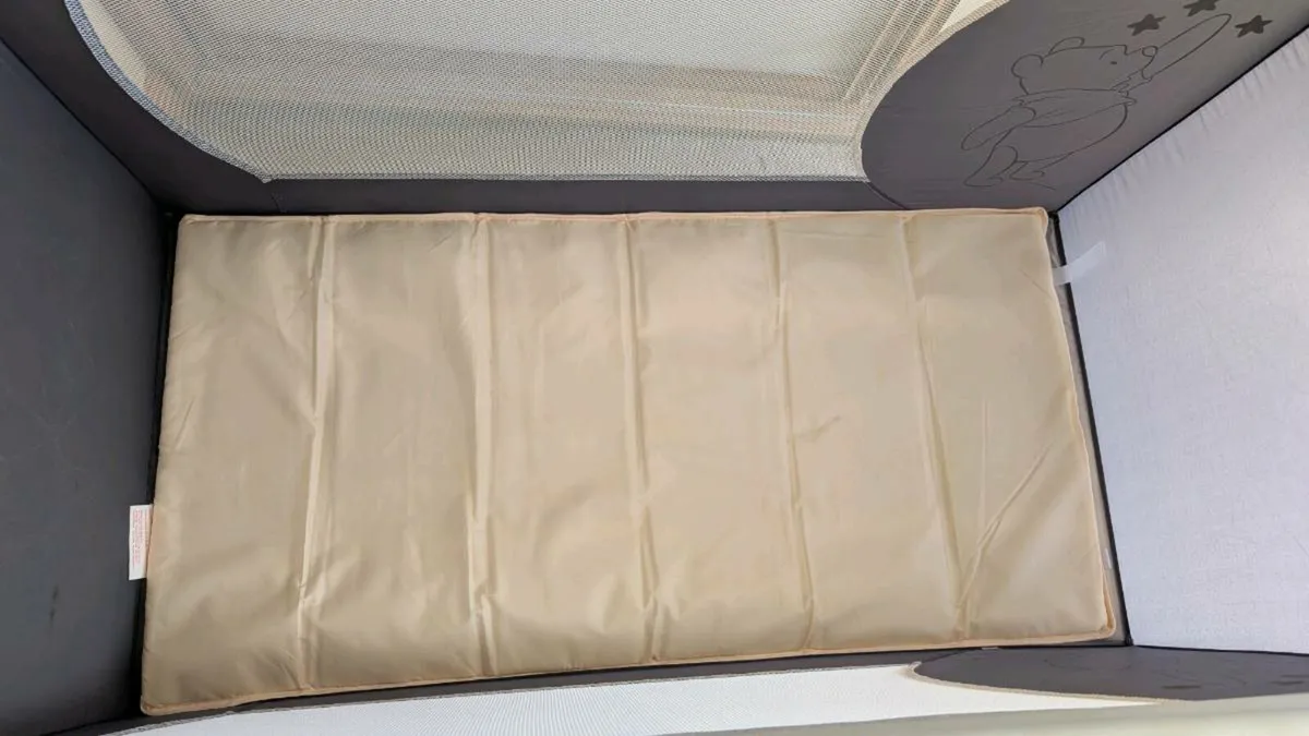 Baby bundle- travel cot , gro egg and clock - Image 4