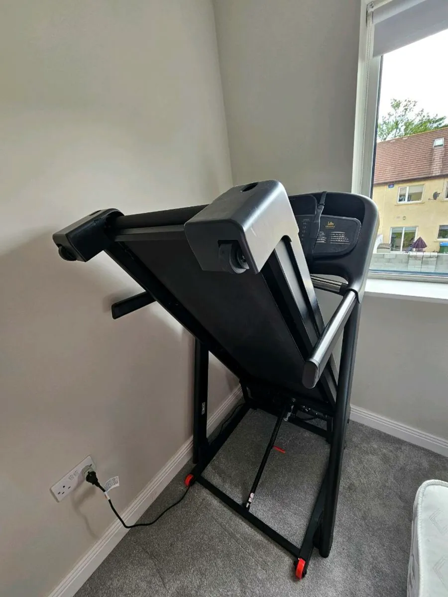 Treadmill - Image 2