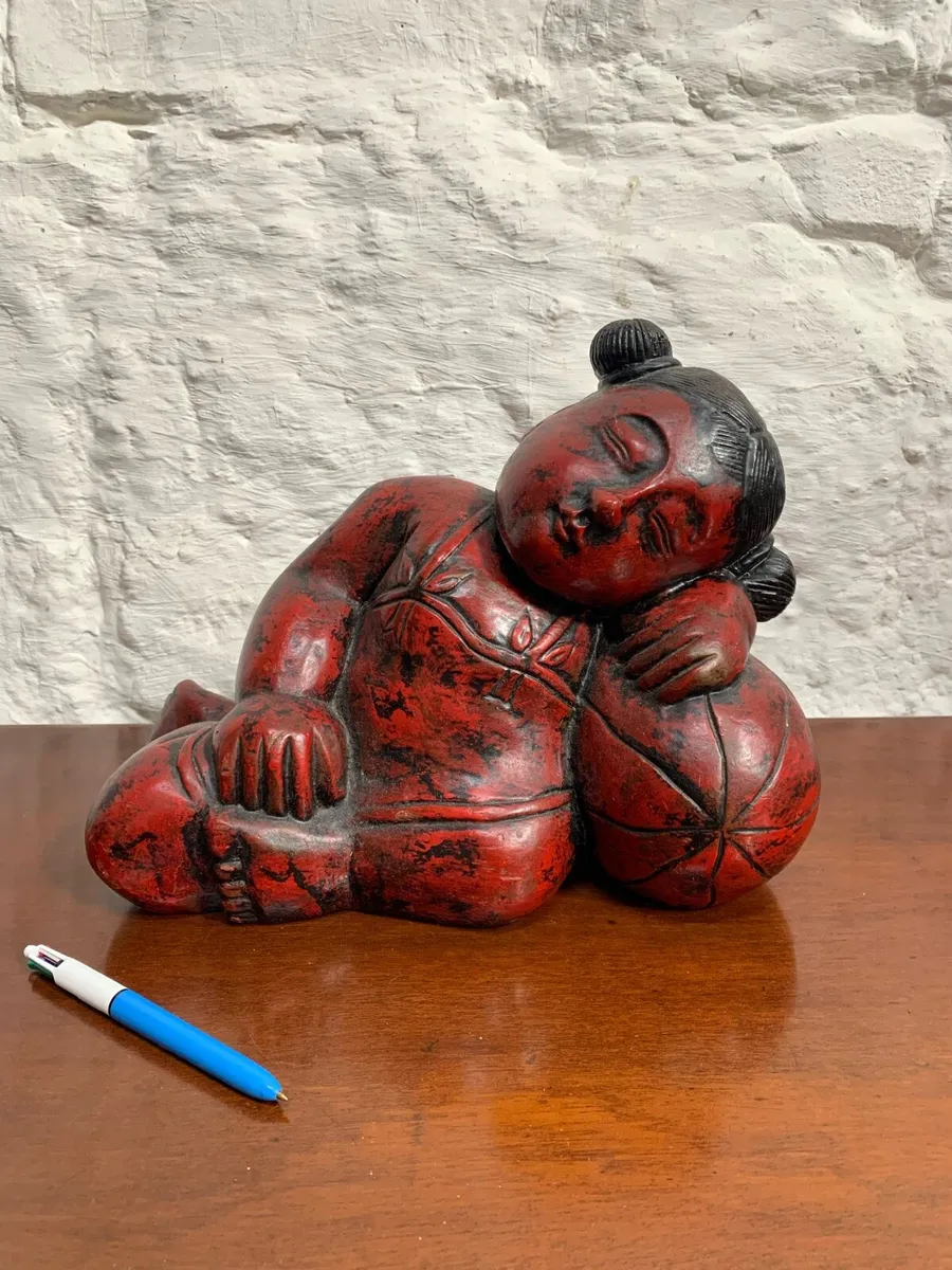 Large carved wooden Guanyin girl. - Image 1