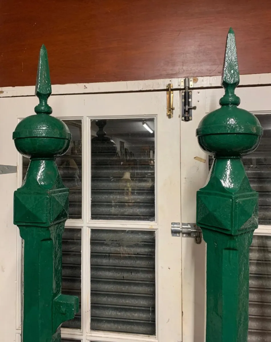 Antique cast iron railway posts - Image 2