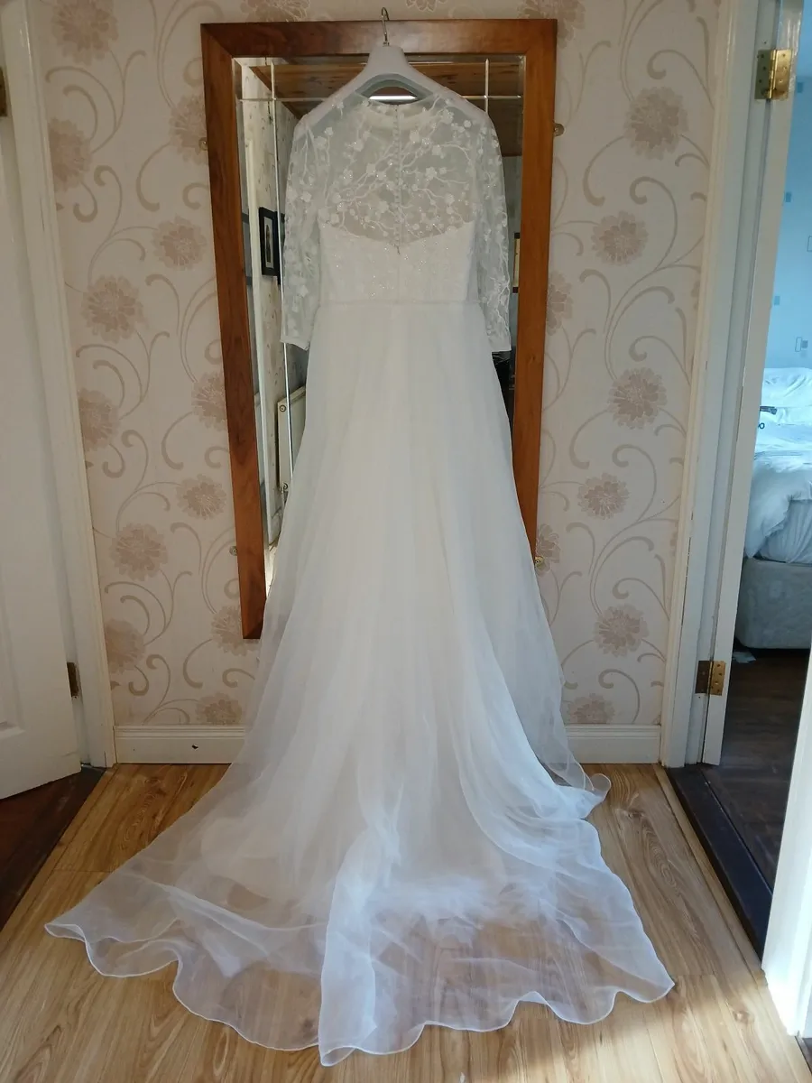 Winter Wedding Dress - Image 3