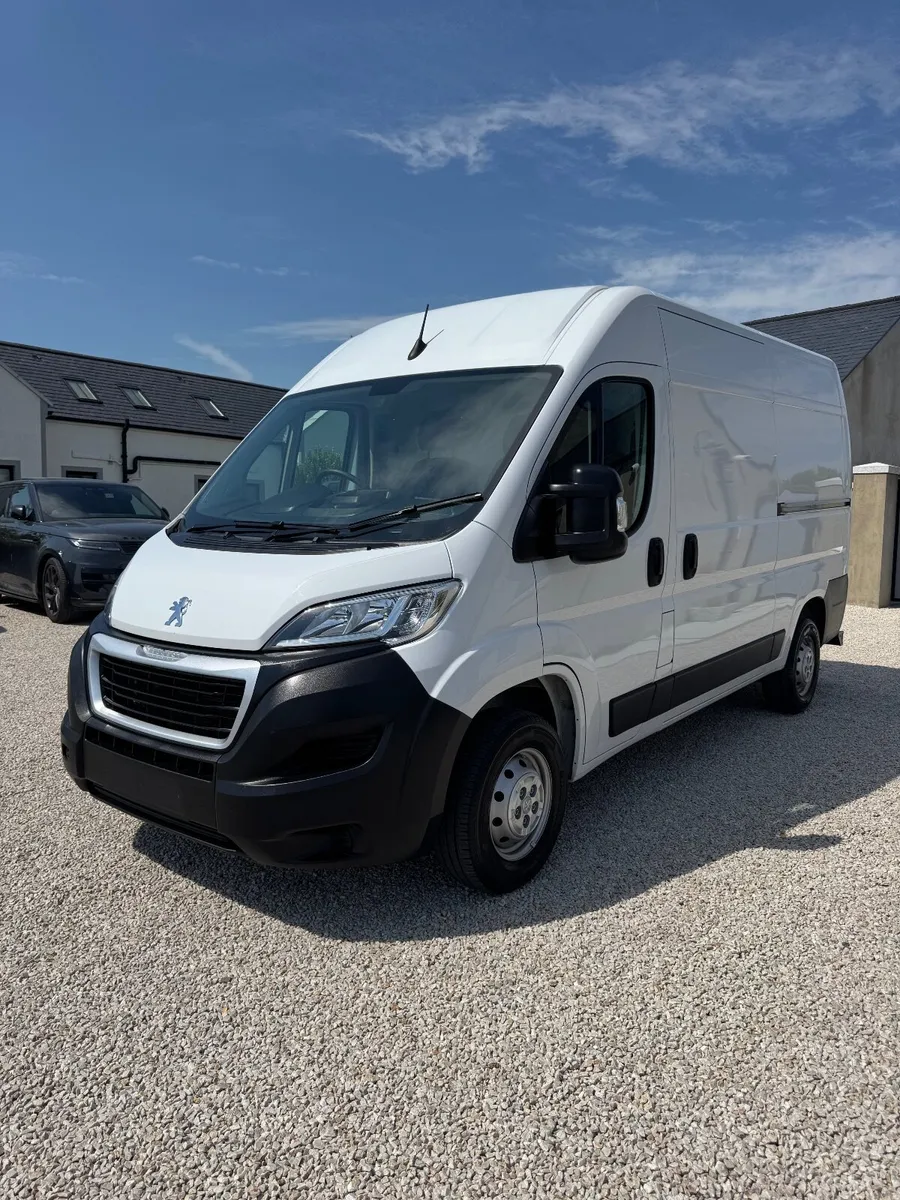 Late 2024 Peugeot Boxer Prof Prem+ L2H2 - Image 3