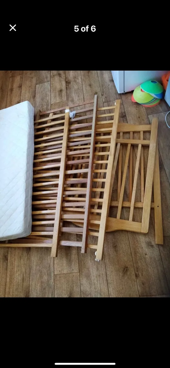 Cot with mattress - Image 4
