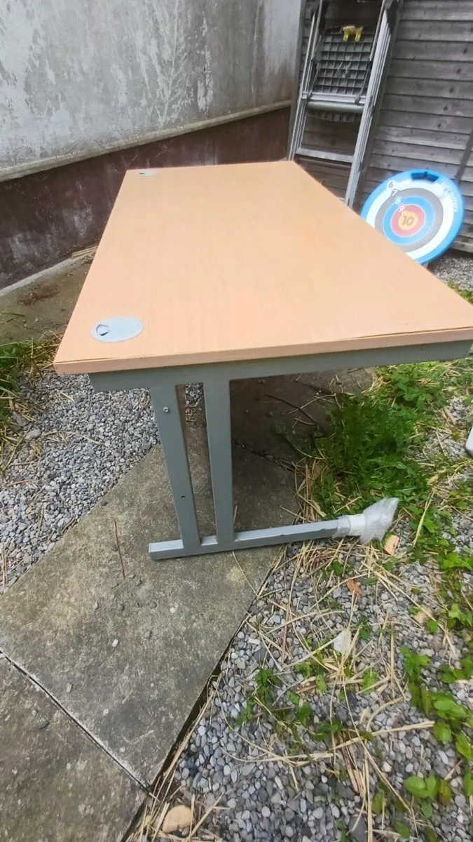 Large office desk - Image 2