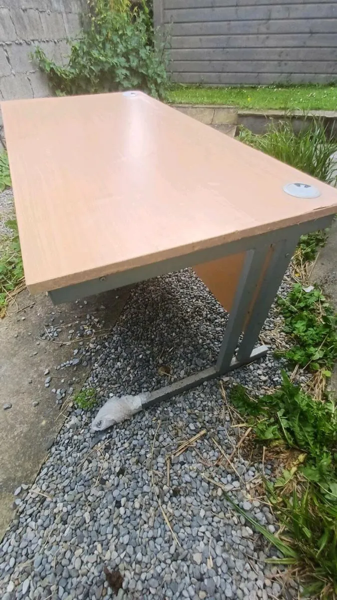 Large office desk - Image 3