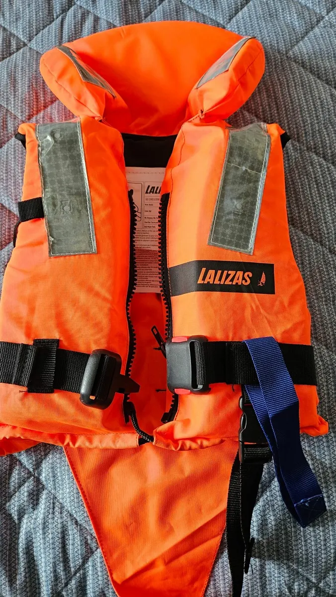 Kids life jacket - Image 1