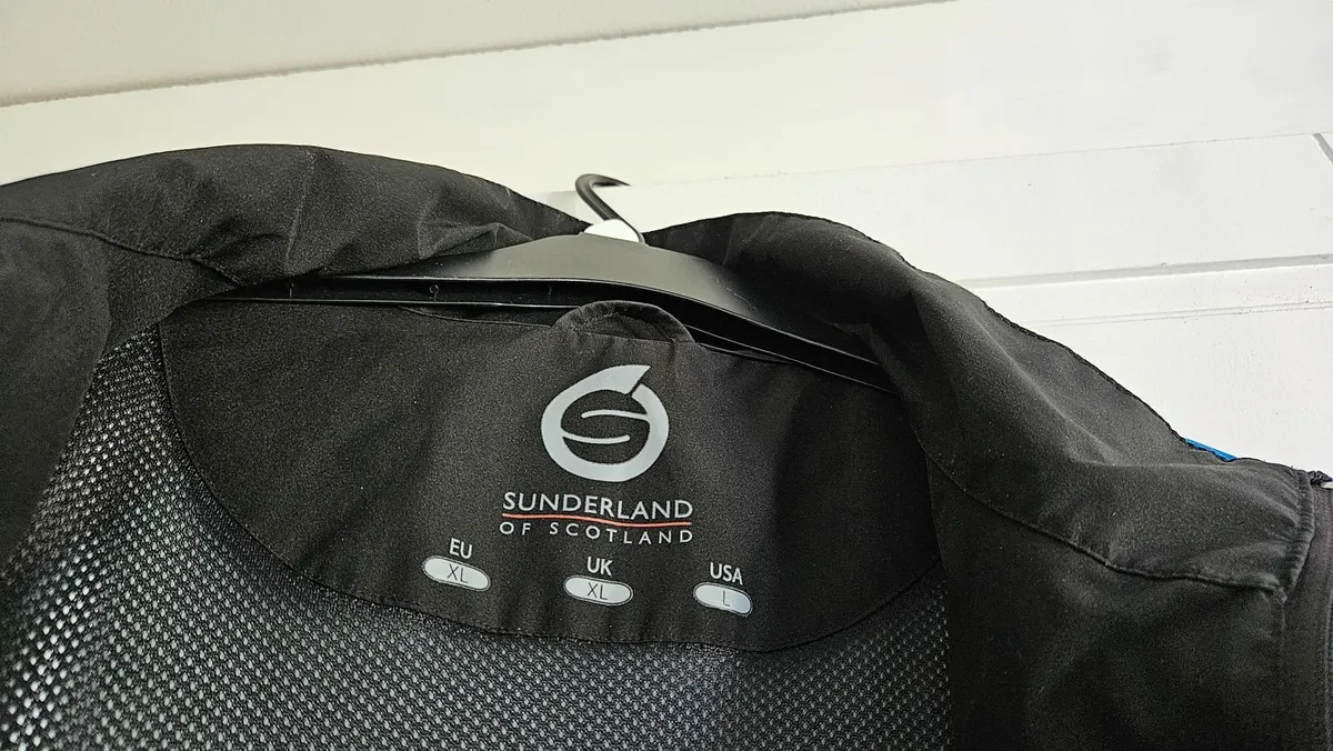 Sunderland golf jacket - Image 4