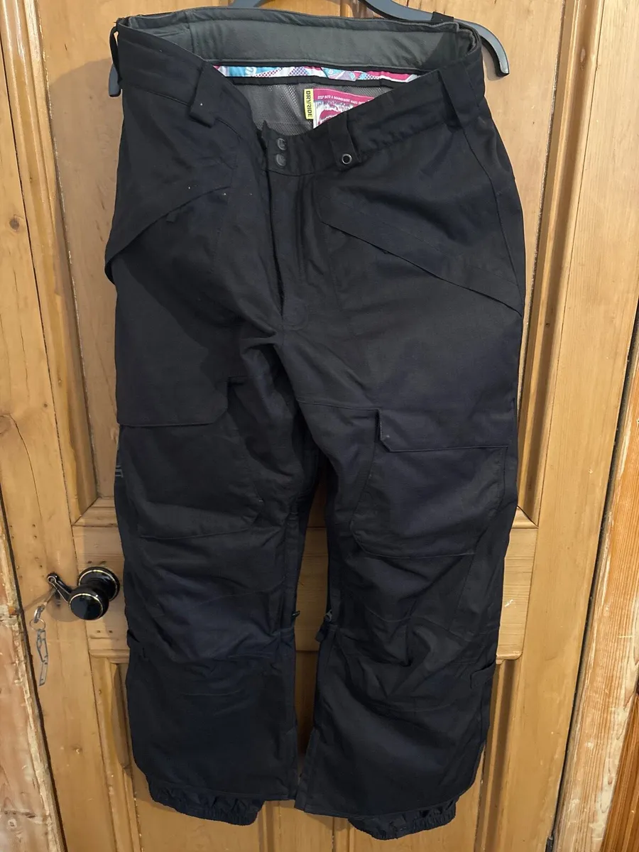 W 34-39 L 44 Burton Snow boarding pants - Image 1