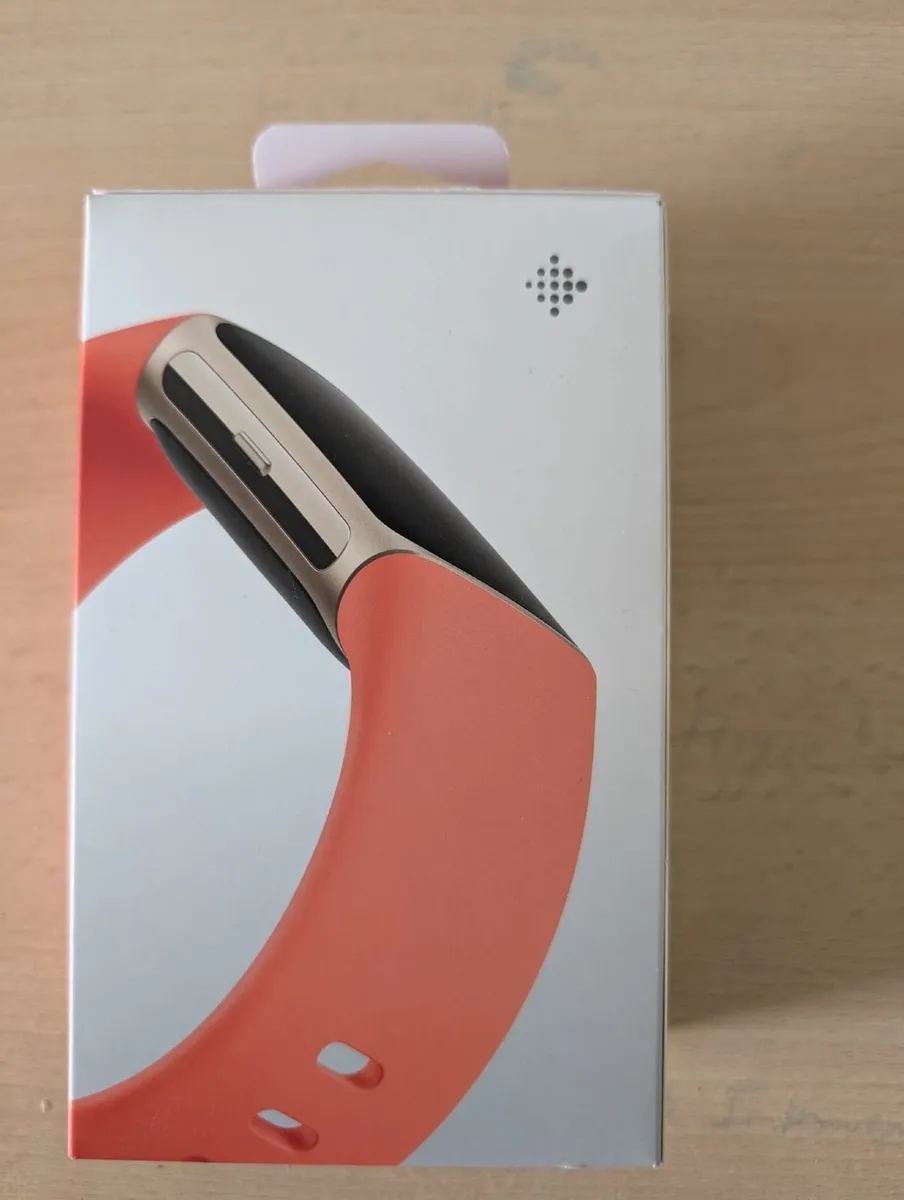 New Google Fitbit Charge 6 Coral/Champagne - Image 2