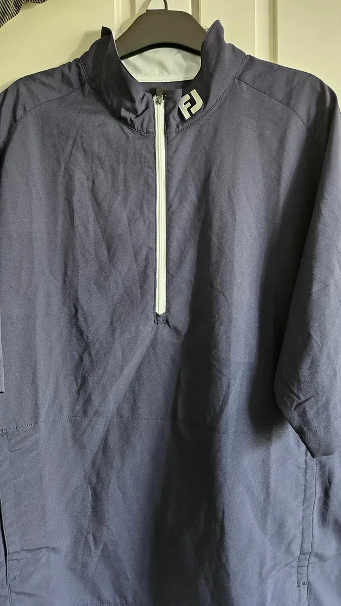 Foot joy short sleeve lightweight pullover. - Image 1