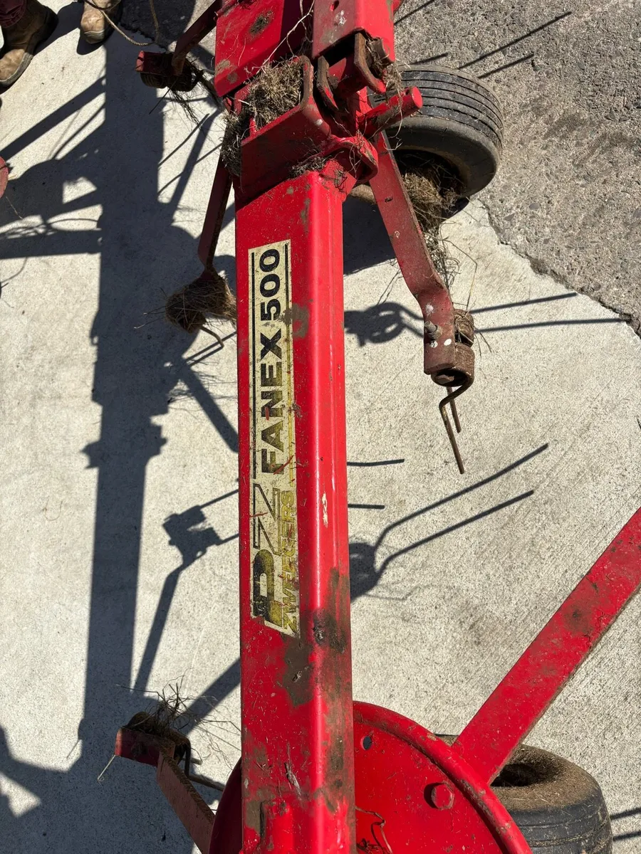 4 rotor tedder - Image 3