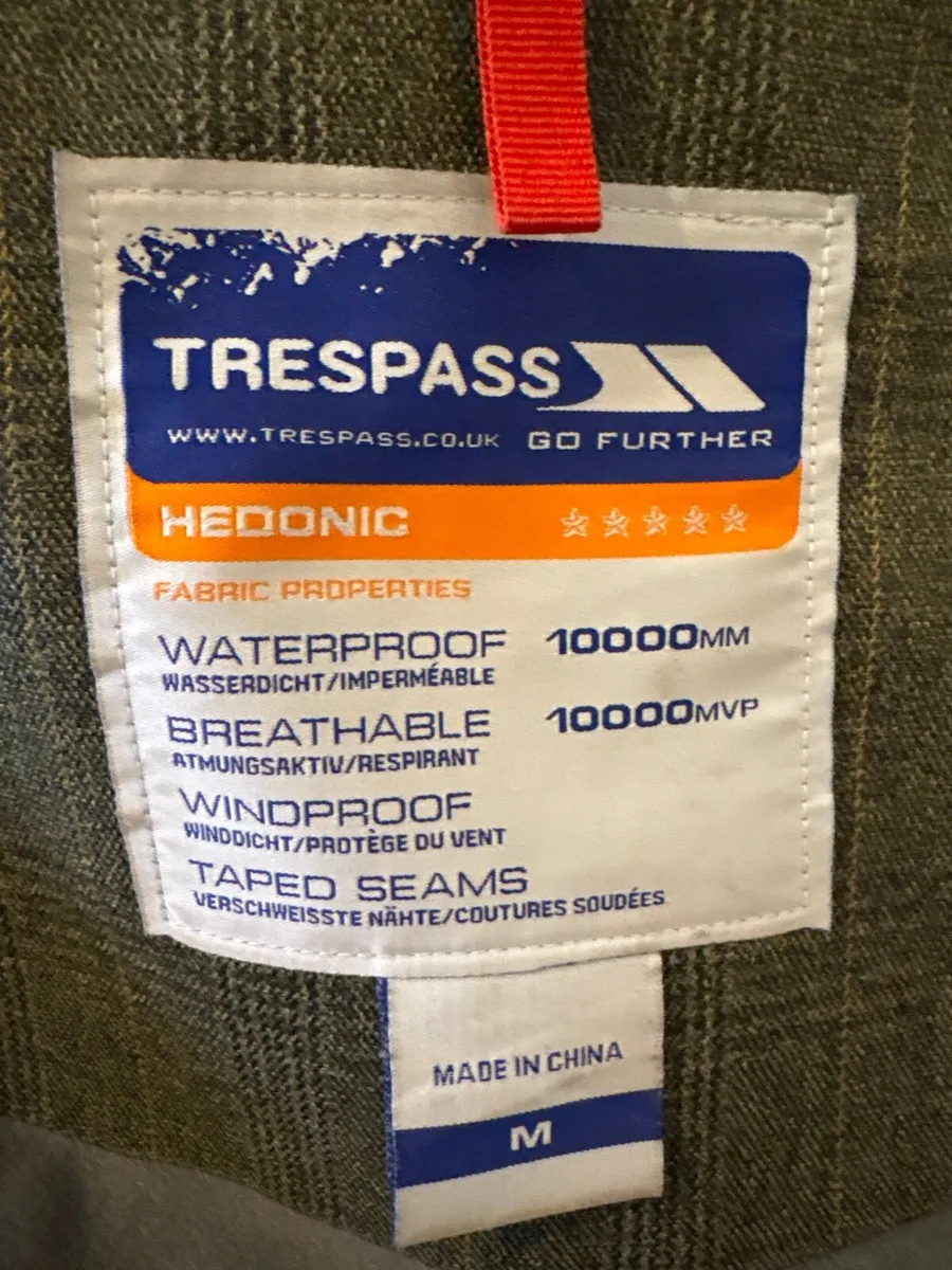 Size M /L Trespass Snow boarding jacket - Image 4