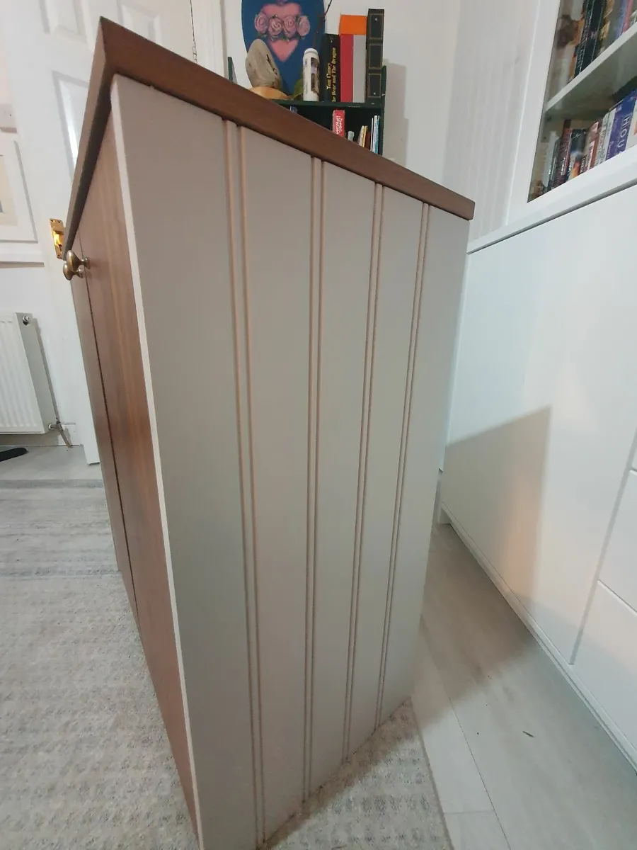 Cabinet - Image 3