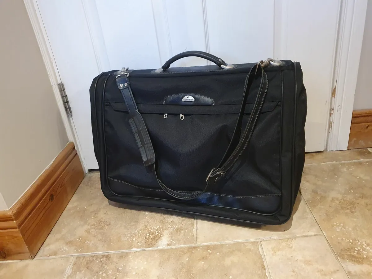 Samsonite Luggage Foldover Bag. - Image 3
