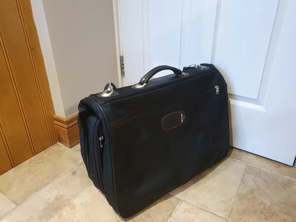 Samsonite Luggage Foldover Bag. - Image 1