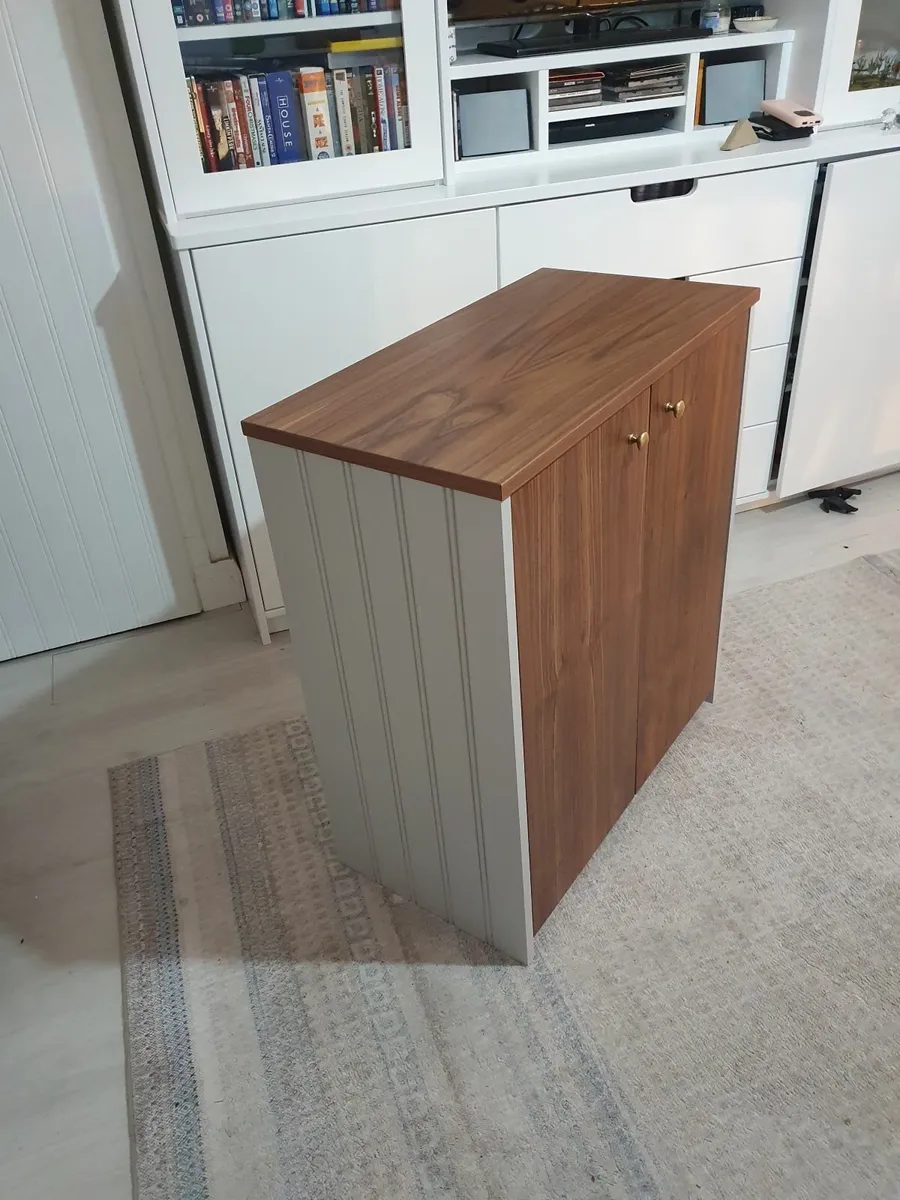 Cabinet - Image 1