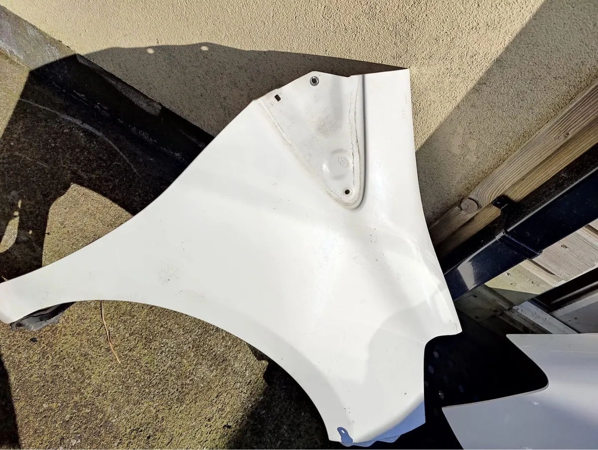 Toyota Yaris Vitz 2016 Parts - Image 2
