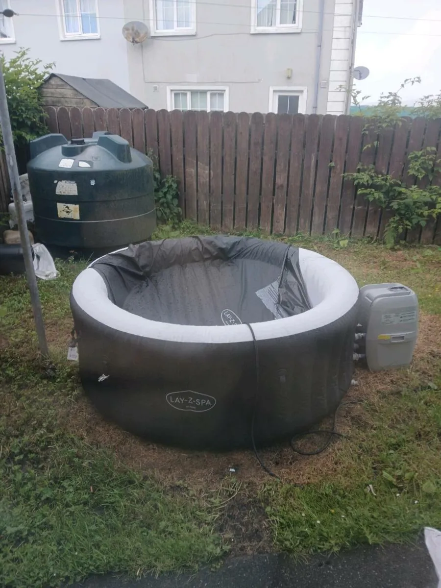 Hot Tub like new