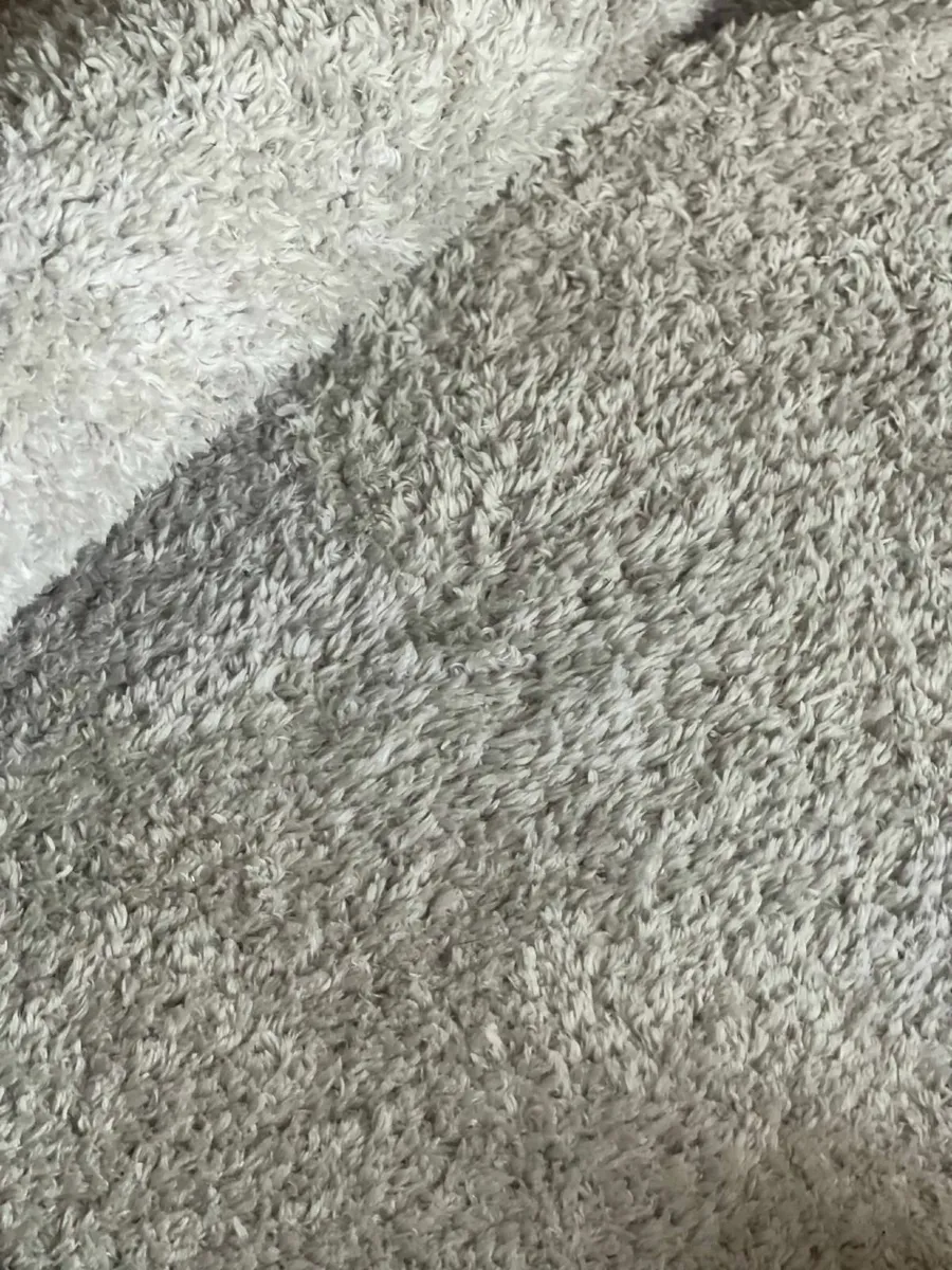 rug( dove grey colour ) 5ft x7ft - Image 2