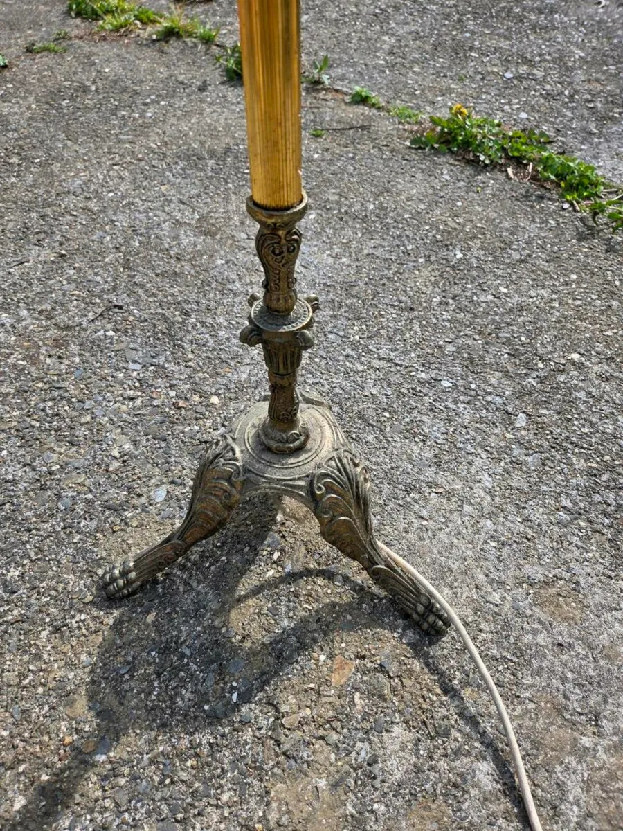 Vintage antique tall brass floor lamp with shade - Image 4
